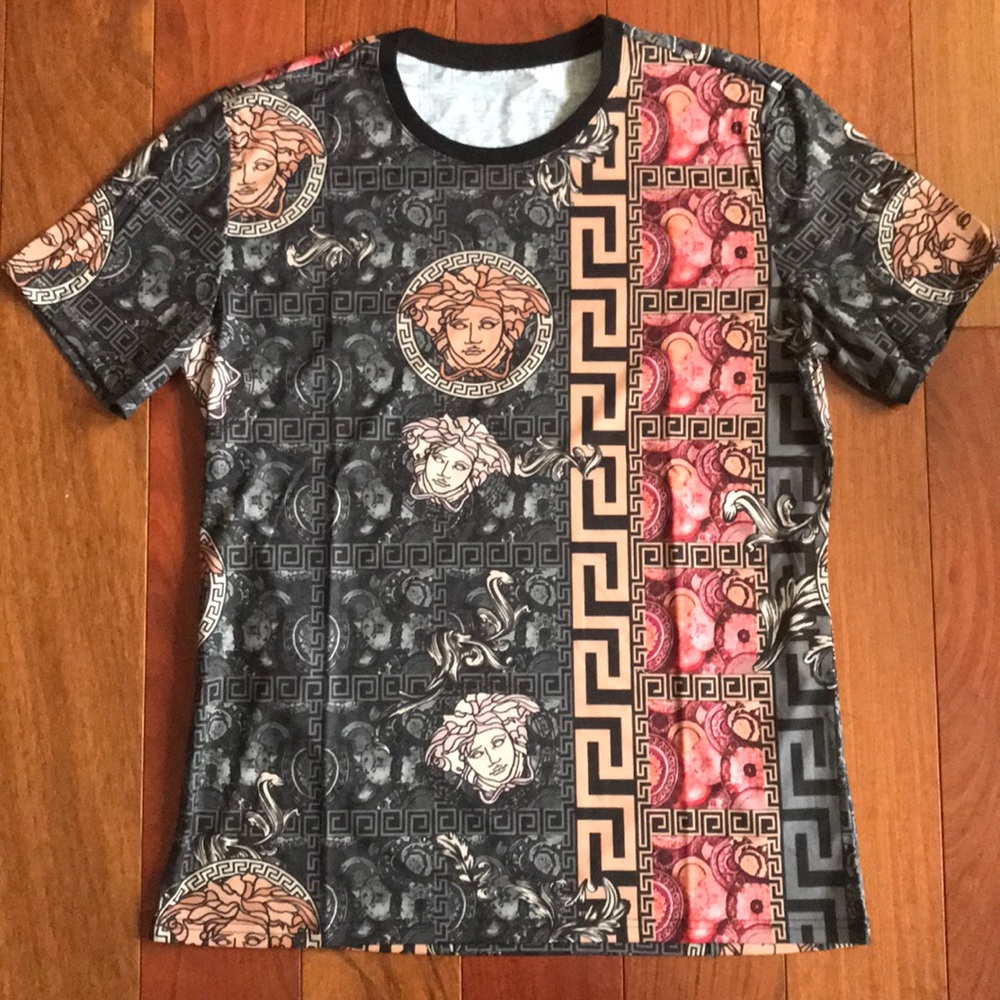 Medusa" mens shirt Size :XL NWOT